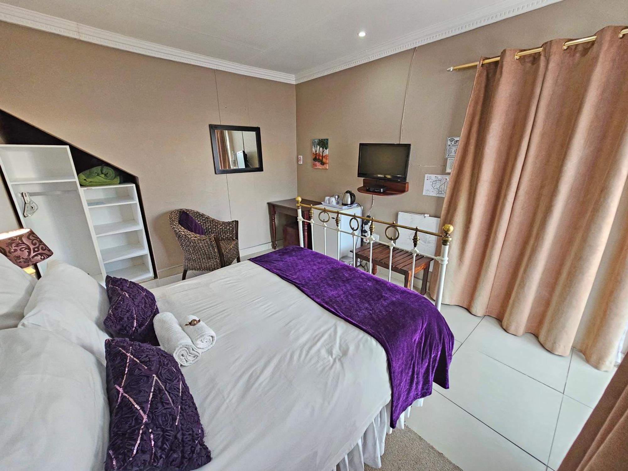 Bettie'S Luxury Lodge Kroonstad Buitenkant foto