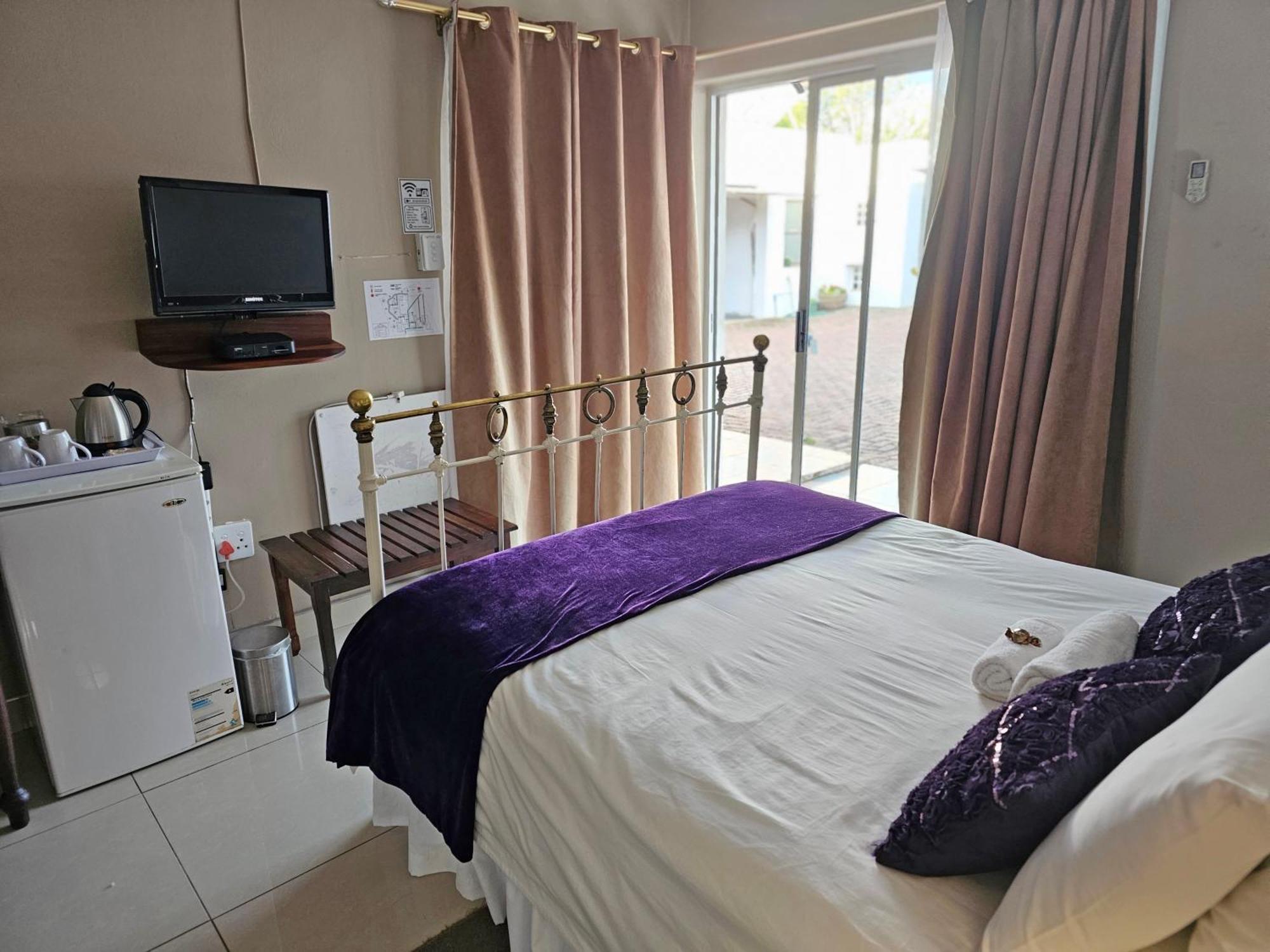 Bettie'S Luxury Lodge Kroonstad Buitenkant foto