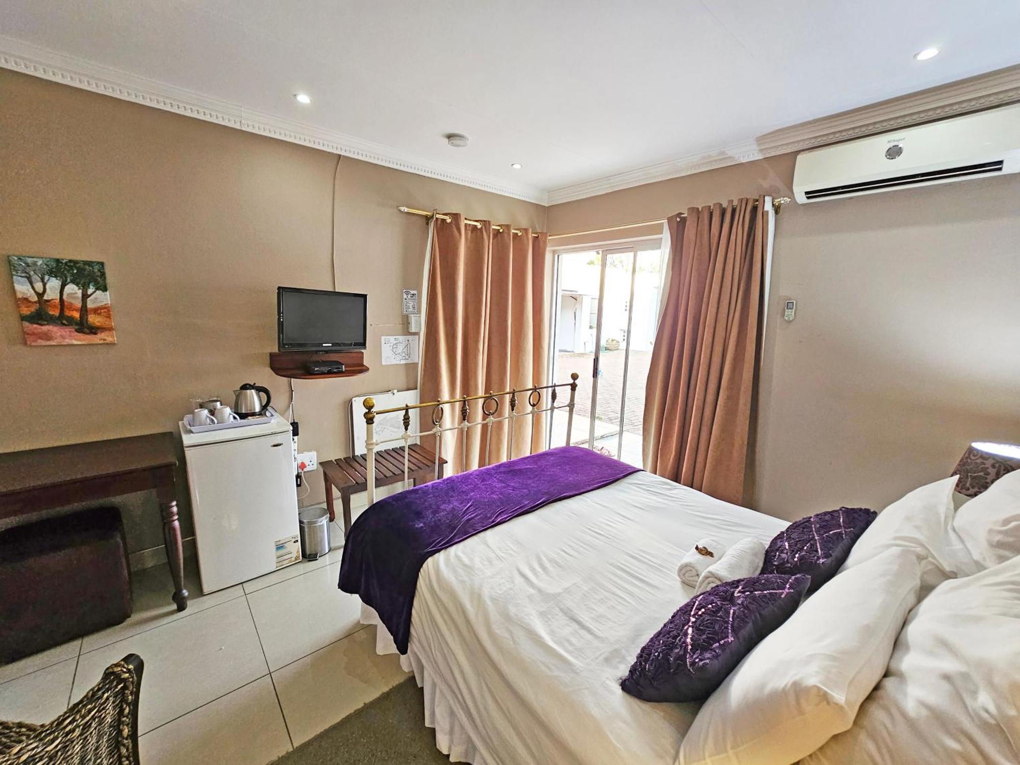 Bettie'S Luxury Lodge Kroonstad Buitenkant foto