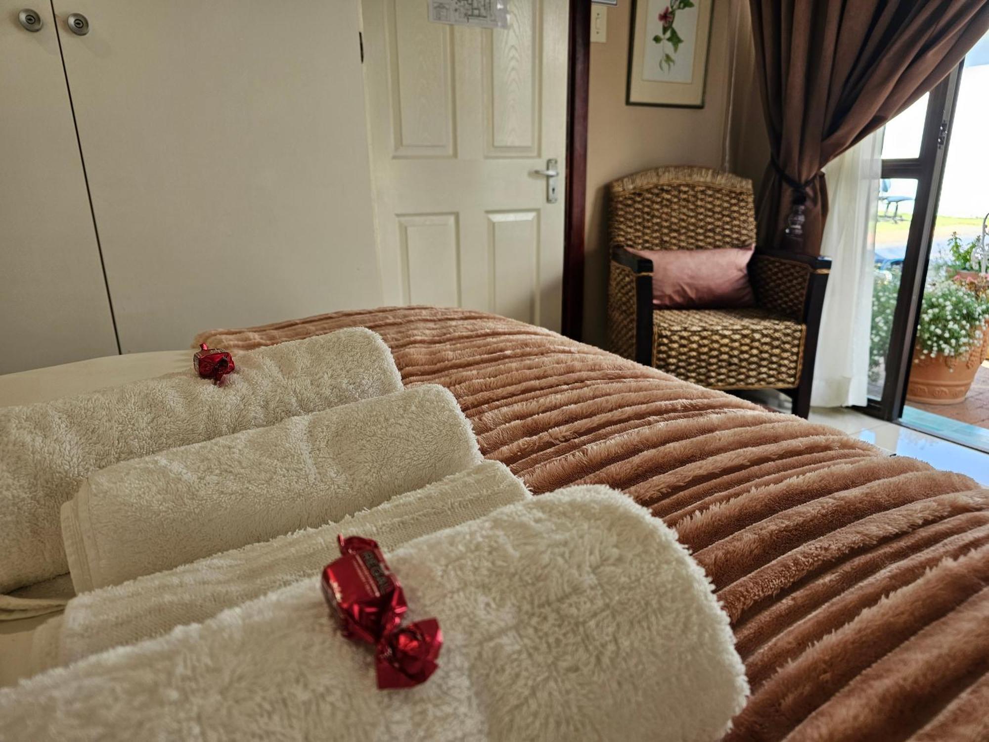 Bettie'S Luxury Lodge Kroonstad Buitenkant foto