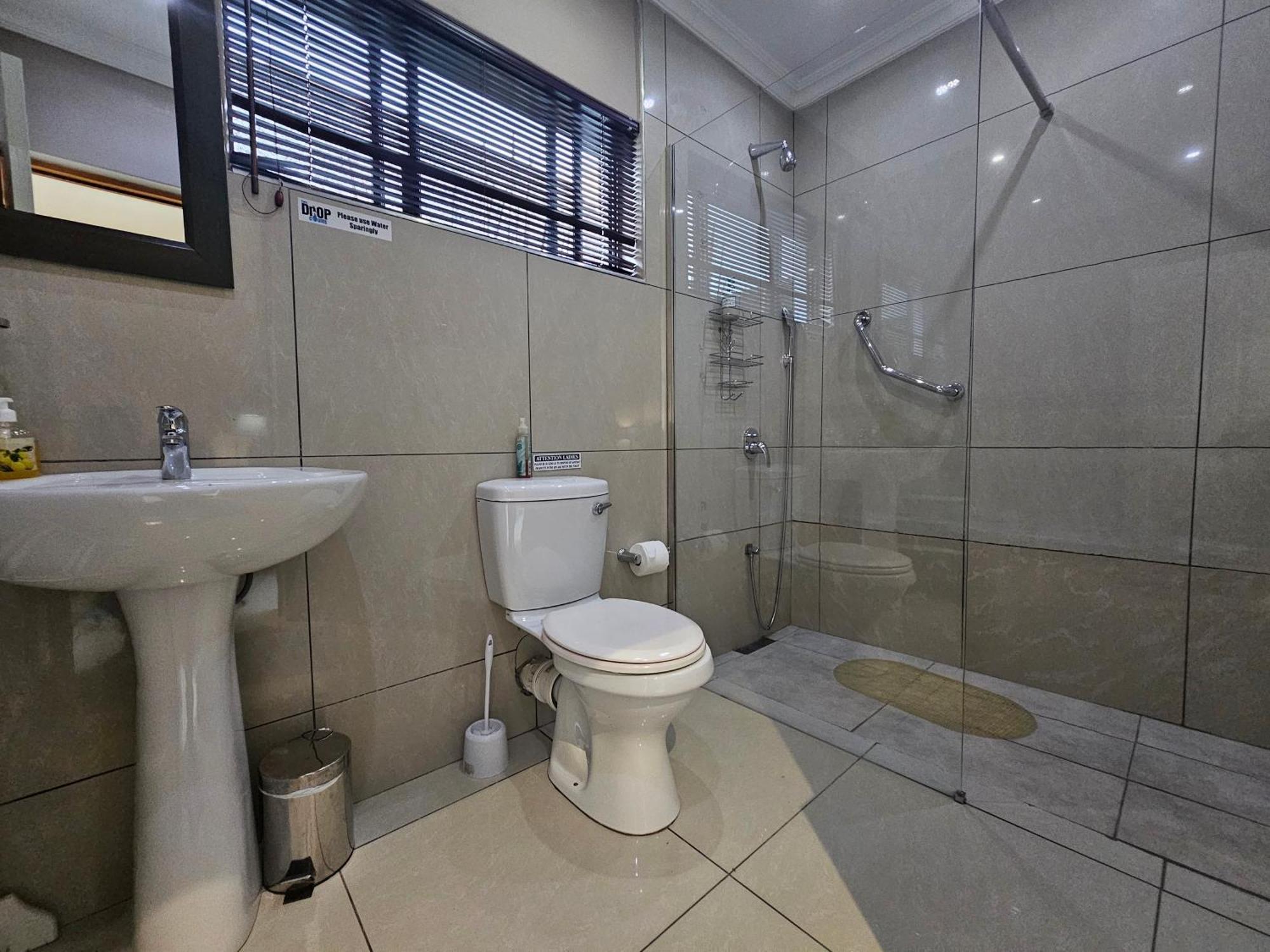 Bettie'S Luxury Lodge Kroonstad Buitenkant foto