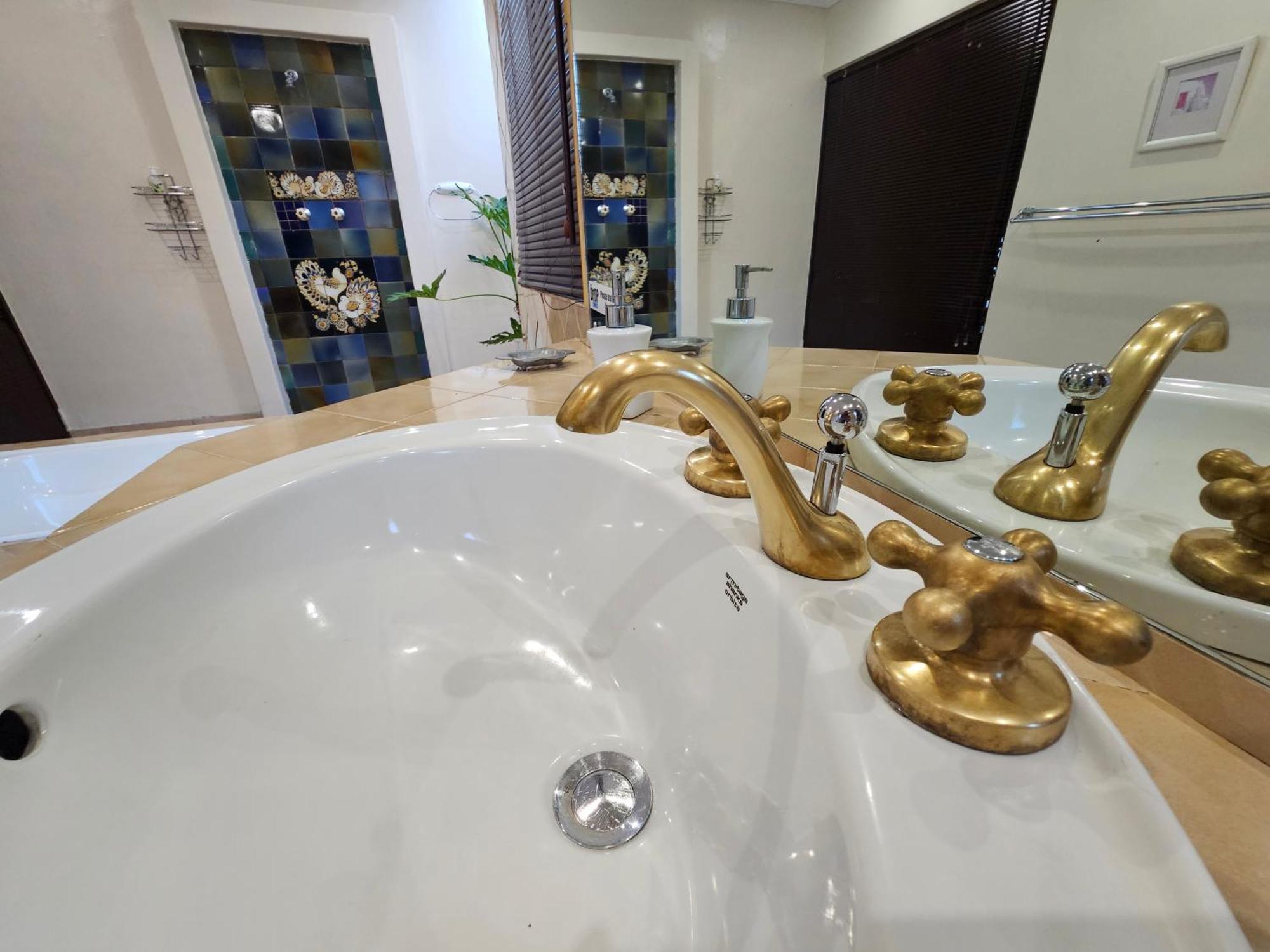 Bettie'S Luxury Lodge Kroonstad Buitenkant foto