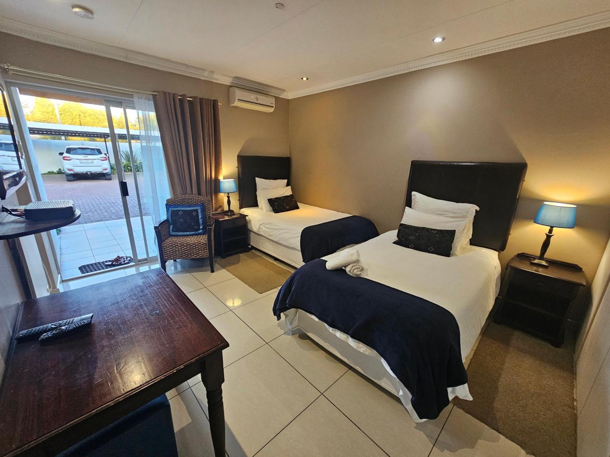 Bettie'S Luxury Lodge Kroonstad Buitenkant foto