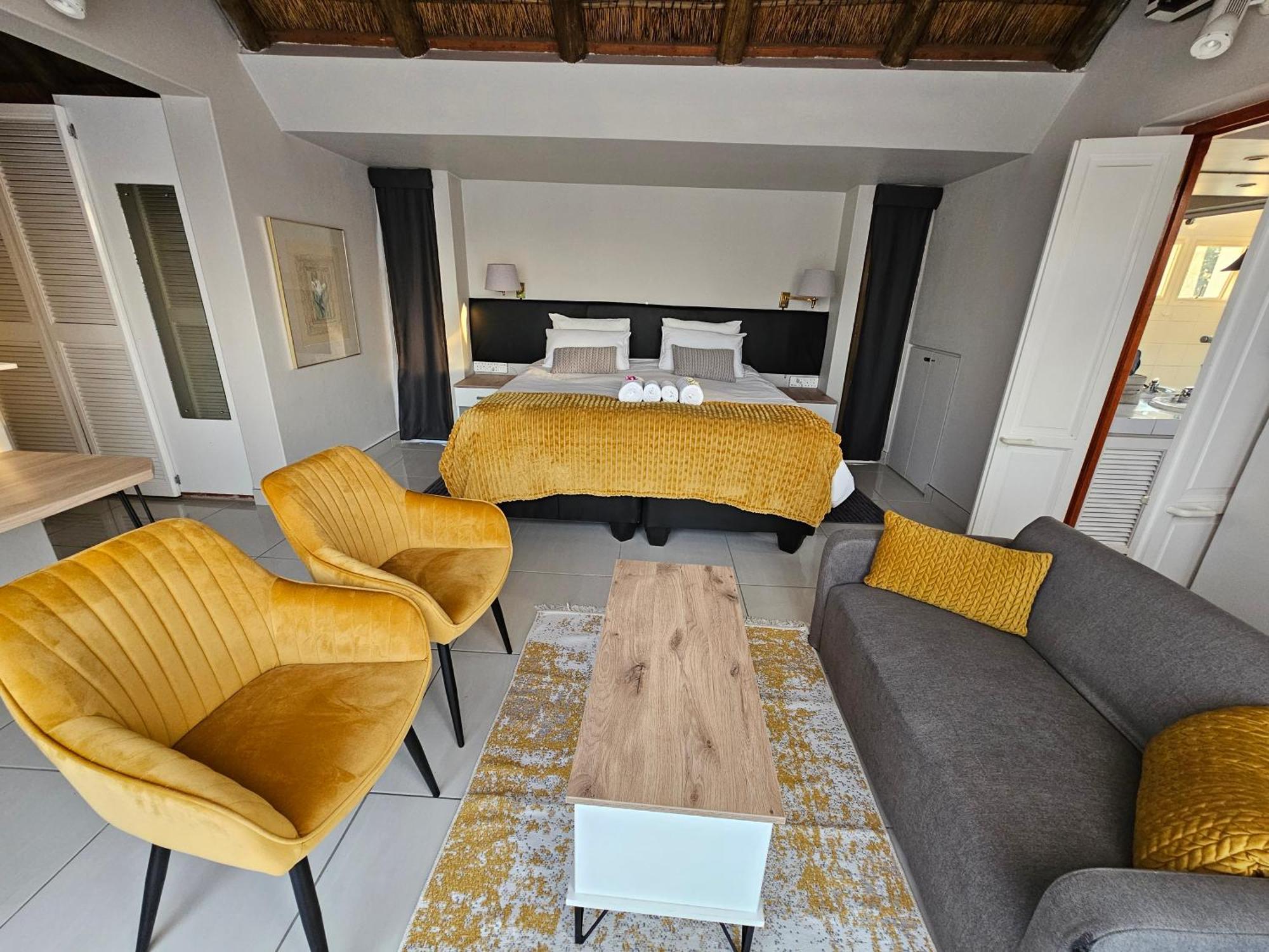 Bettie'S Luxury Lodge Kroonstad Buitenkant foto