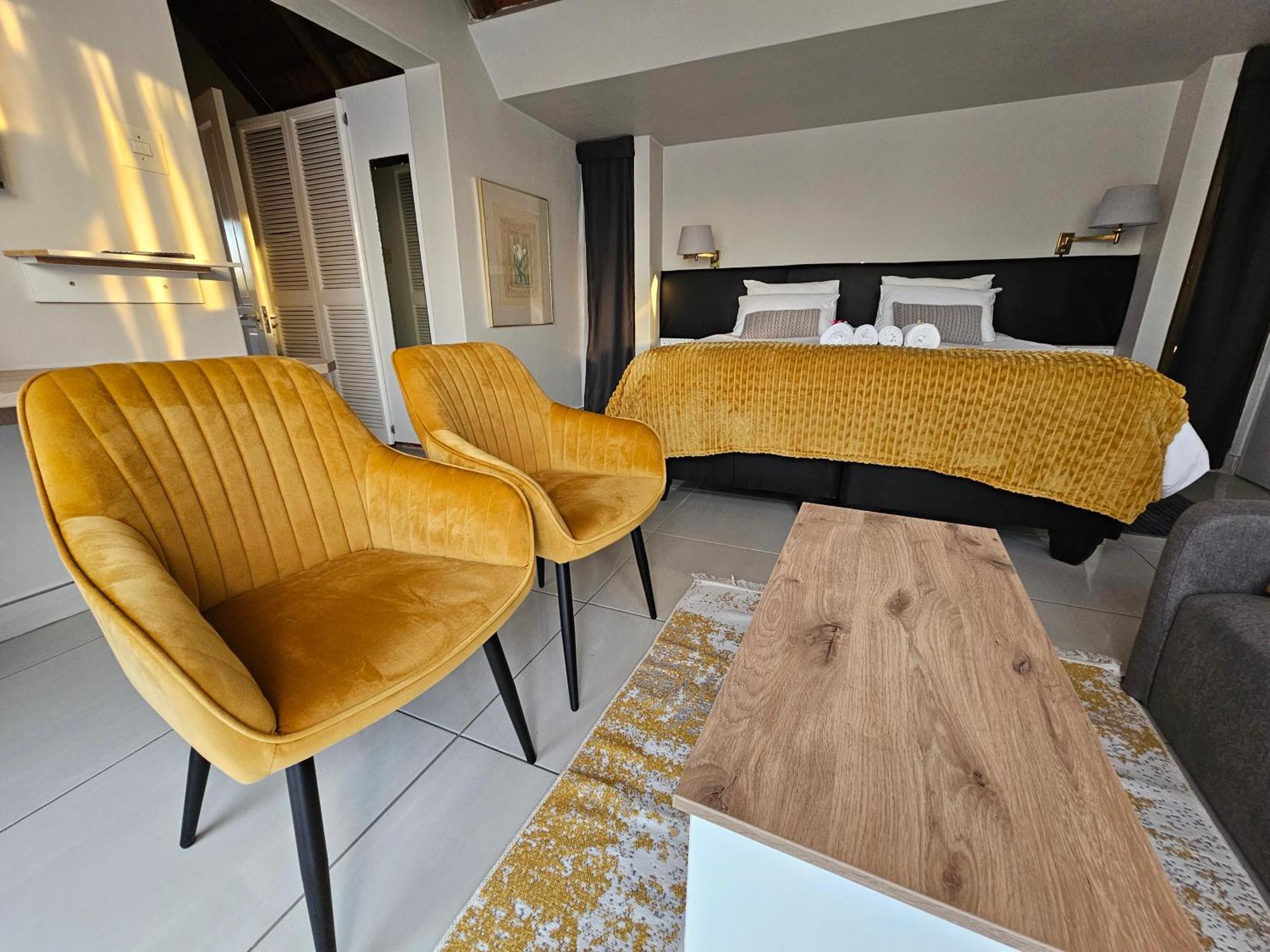 Bettie'S Luxury Lodge Kroonstad Buitenkant foto