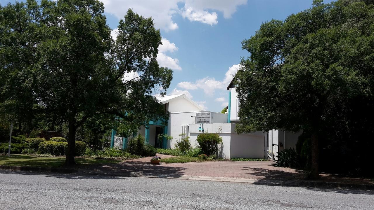 Bettie'S Luxury Lodge Kroonstad Buitenkant foto