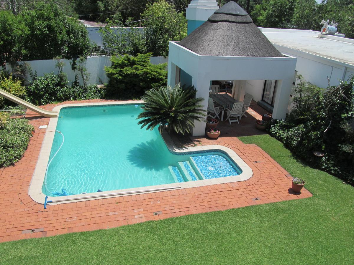 Bettie'S Luxury Lodge Kroonstad Buitenkant foto