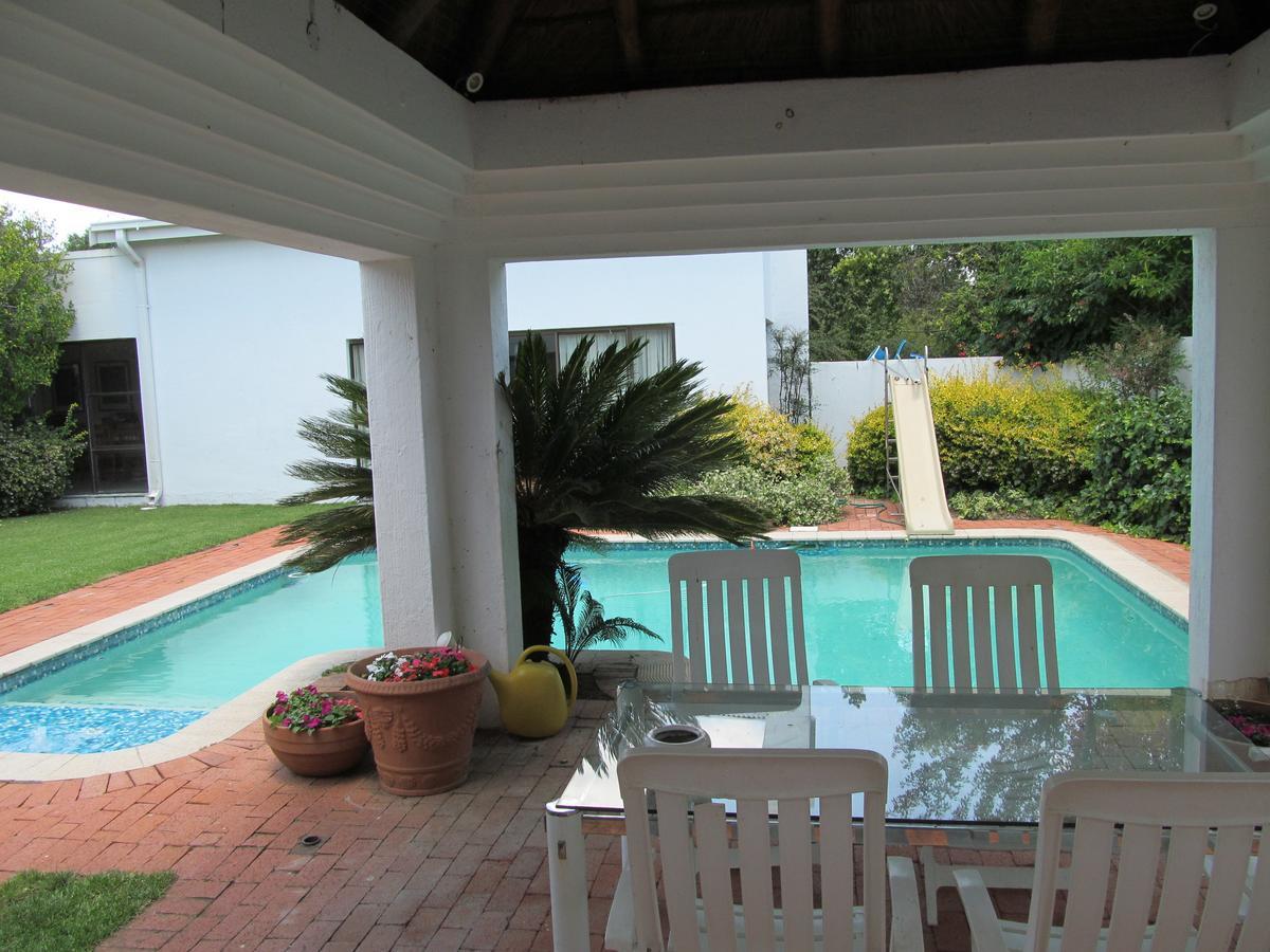 Bettie'S Luxury Lodge Kroonstad Kamer foto