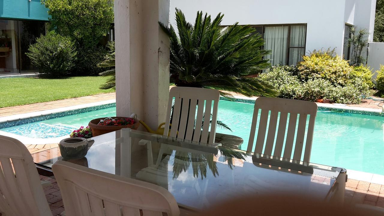 Bettie'S Luxury Lodge Kroonstad Kamer foto