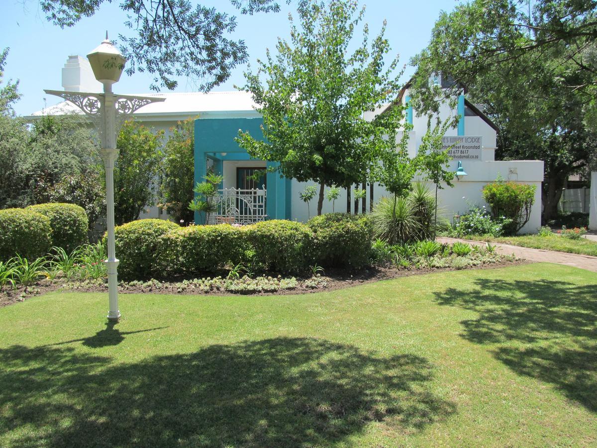Bettie'S Luxury Lodge Kroonstad Buitenkant foto