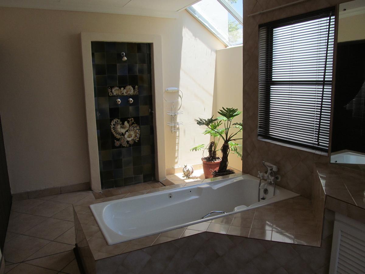 Bettie'S Luxury Lodge Kroonstad Kamer foto
