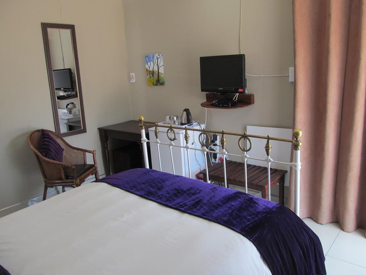 Bettie'S Luxury Lodge Kroonstad Kamer foto