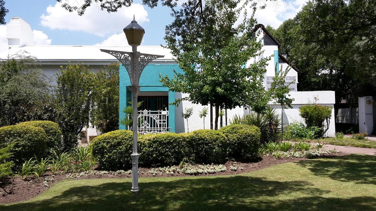 Bettie'S Luxury Lodge Kroonstad Buitenkant foto